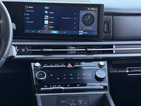 Used 2025 Hyundai Santa Fe SEL image 16