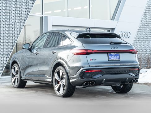 New 2025 Audi SQ5 Prestige image 5