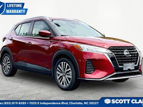 Used 2022 Nissan Kicks SV FWD image 1