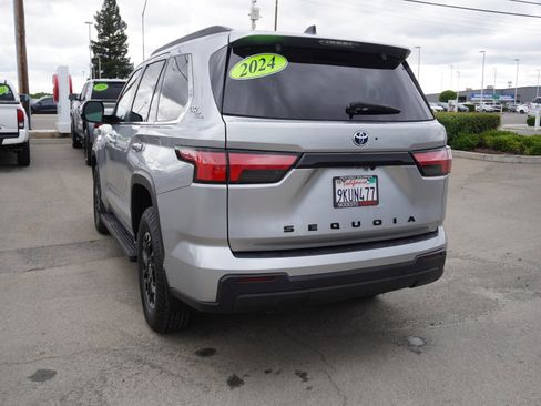 Used 2024 Toyota Sequoia SR5 w/ SR5 Premium Package AWD/4WD image 11