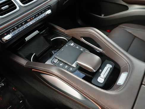 Used 2023 Mercedes-Benz GLS 450 4MATIC image 12