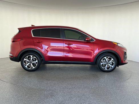 Used 2020 Kia Sportage LX FWD image 2