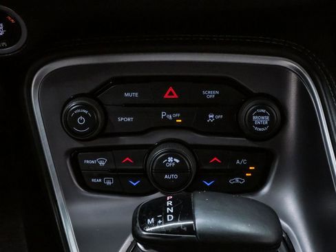 Used 2022 Dodge Challenger GT RWD image 17
