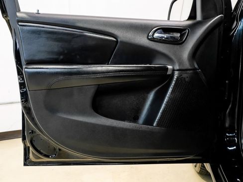 Used 2017 Dodge Journey SE image 41