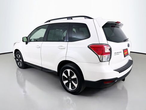 Used 2017 Subaru Forester 2.5i Premium image 6