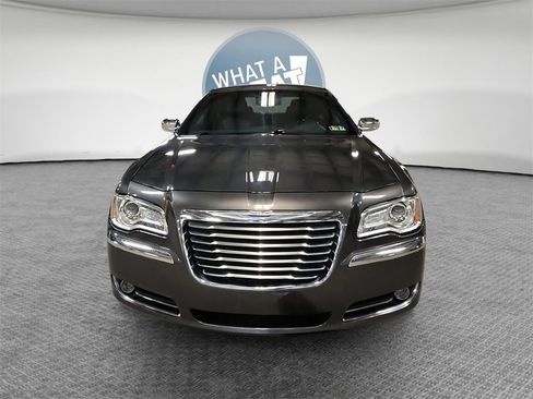 Used 2013 Chrysler 300 C image 9