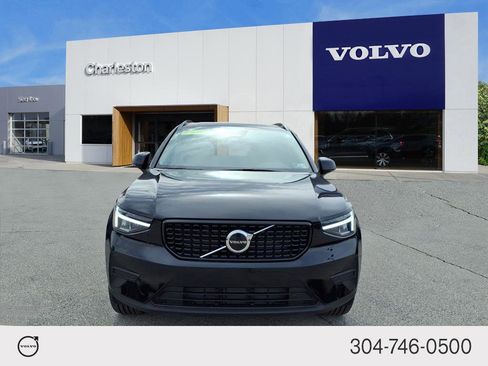 New 2026 Volvo XC40 B5 Core w/ Climate Package image 8