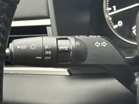 Used 2025 Mitsubishi Outlander SE image 15