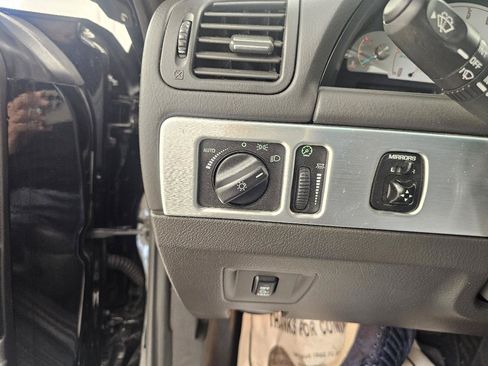 Used 2002 Ford Thunderbird RWD image 10