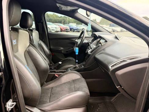 Used 2017 Ford Focus RS AWD/4WD image 41