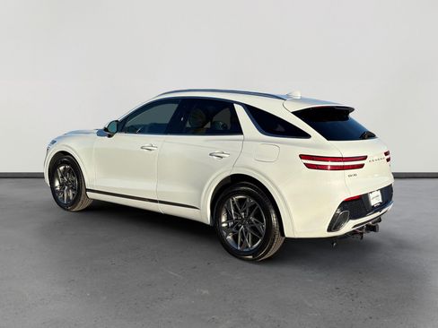 Used 2024 Genesis GV70 2.5T w/ Select Package image 3