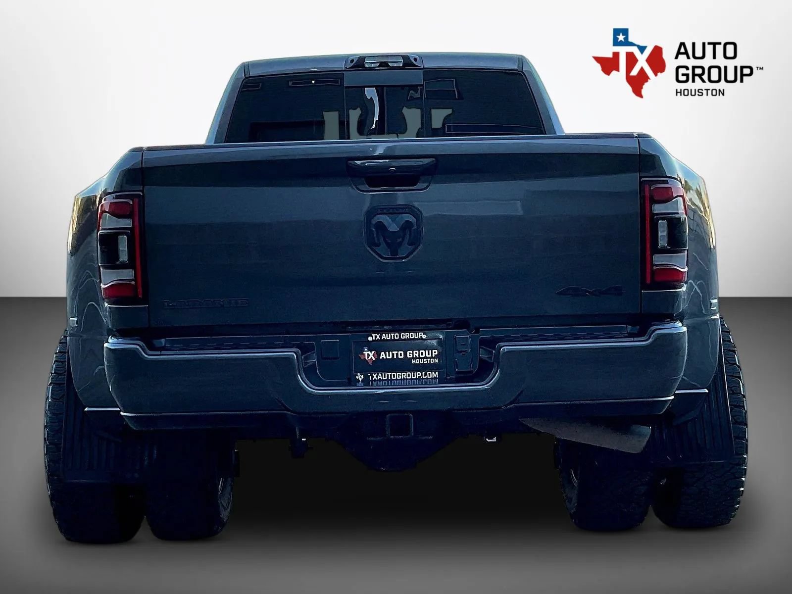 Used 2023 RAM 3500 Laramie w/ Night Edition AWD/4WD image 7