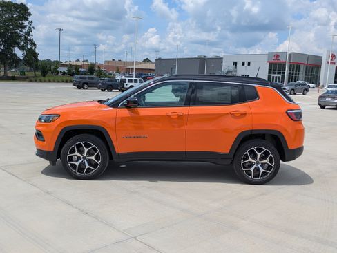 New 2026 Jeep Compass Limited AWD/4WD image 2