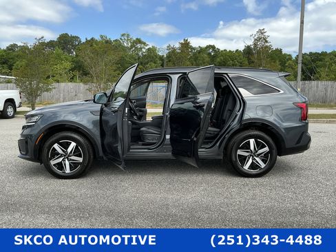 Used 2021 Kia Sorento S image 31