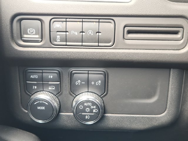 Used 2023 GMC Yukon XL SLT AWD/4WD image 20