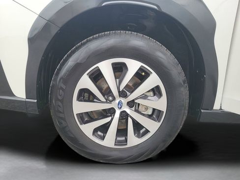 Used 2025 Subaru Outback Premium image 32