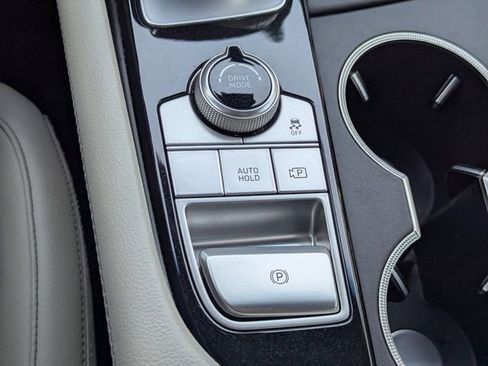 Used 2023 Genesis G70 2.0T image 30