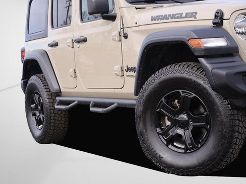 Used 2022 Jeep Wrangler Unlimited Sport image 3