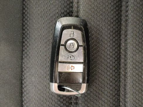 Used 2019 Ford Fusion SE image 32