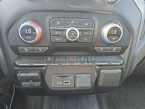 Used 2022 GMC Sierra 3500 SLE w/ SLE Convenience Package AWD/4WD image 25