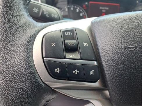 Used 2023 Ford Explorer XLT w/ Equipment Group 202A AWD/4WD image 19