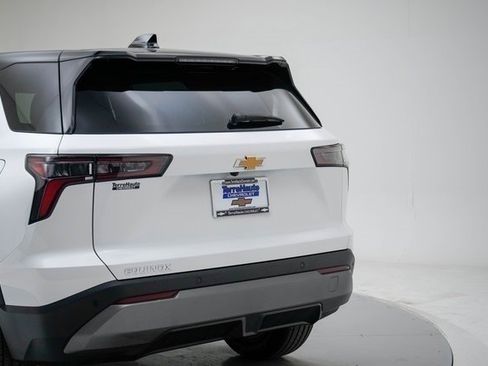 New 2026 Chevrolet Equinox LT w/ Convenience Package II image 5