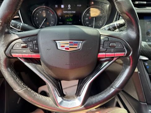 Used 2022 Cadillac XT6 Premium Luxury w/ Technology Package AWD/4WD image 38