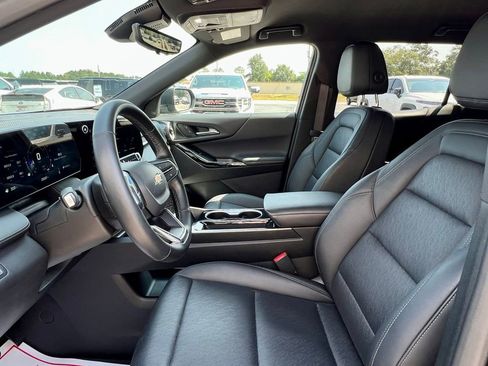 Used 2025 Chevrolet Equinox LT w/ Convenience Package II image 20