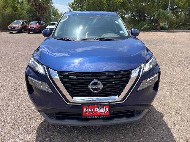 Used 2023 Nissan Rogue SV FWD image 2