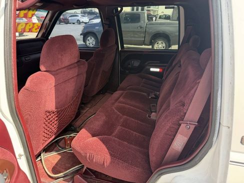 Used 1999 GMC Yukon 2WD 4-Door image 8