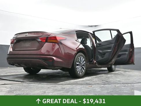 Used 2025 Nissan Altima 2.5 SV image 72