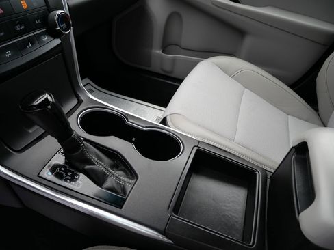 Used 2017 Toyota Camry SE FWD image 14