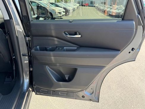 Used 2025 Nissan Pathfinder Platinum w/ Cargo Package FWD image 21