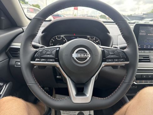New 2025 Nissan Altima 2.5 SR image 12