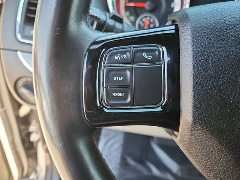 Used 2019 Dodge Grand Caravan SXT FWD image 20