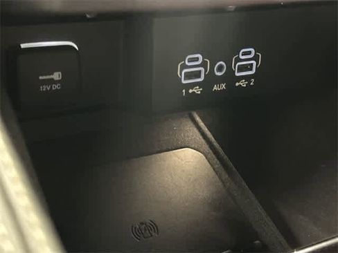 Used 2023 Jeep Wagoneer L Series III w/ Preferred Equipment Group image 26