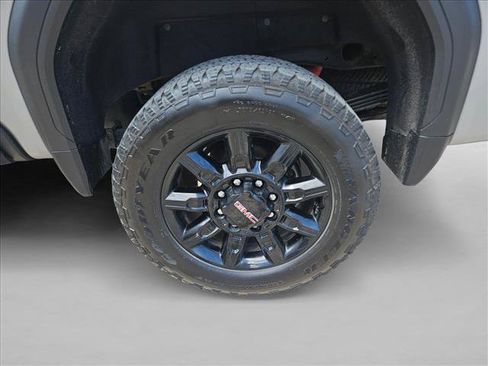 Used 2025 GMC Sierra 2500 AT4 AWD/4WD image 9