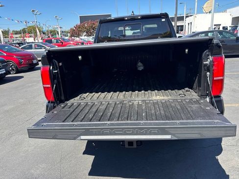 Used 2025 Toyota Tacoma TRD Sport w/ TRD Sport Premium Package AWD/4WD image 10