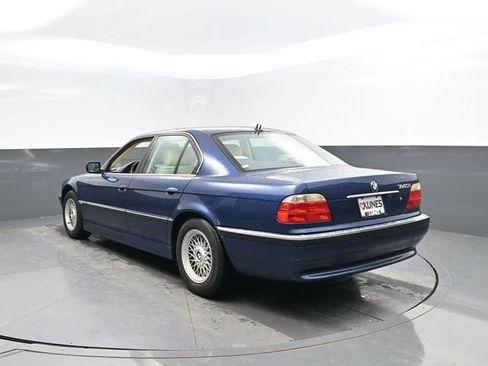 Used 2001 BMW 740i RWD image 9