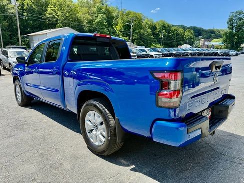 Used 2024 Nissan Frontier SV w/ Technology Package image 8
