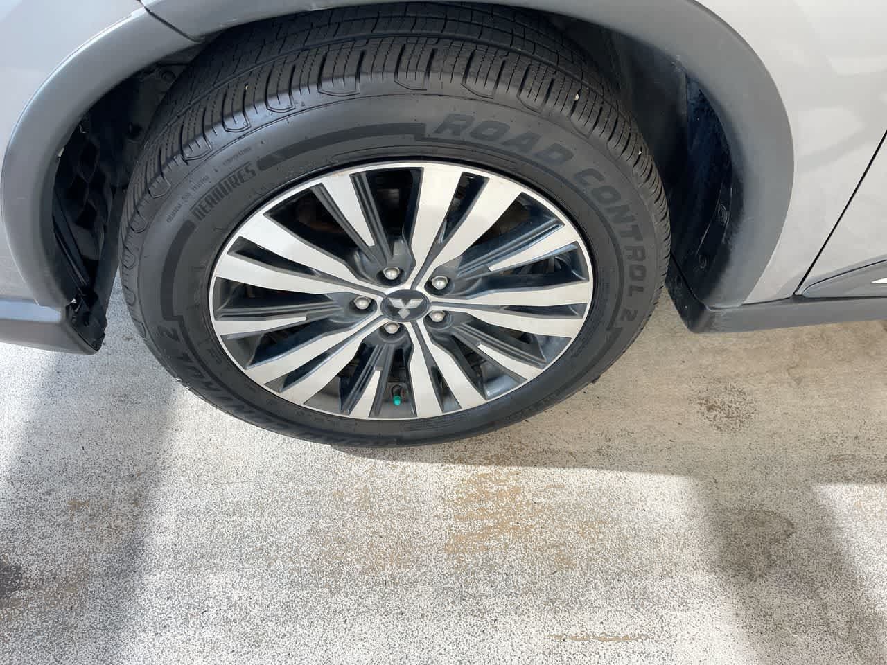 Used 2020 Mitsubishi Outlander SE AWD/4WD image 10