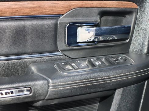 Used 2017 RAM 1500 Laramie image 16