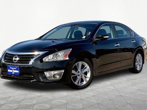 Used 2015 Nissan Altima 2.5 SL w/ Moonroof Package image 2