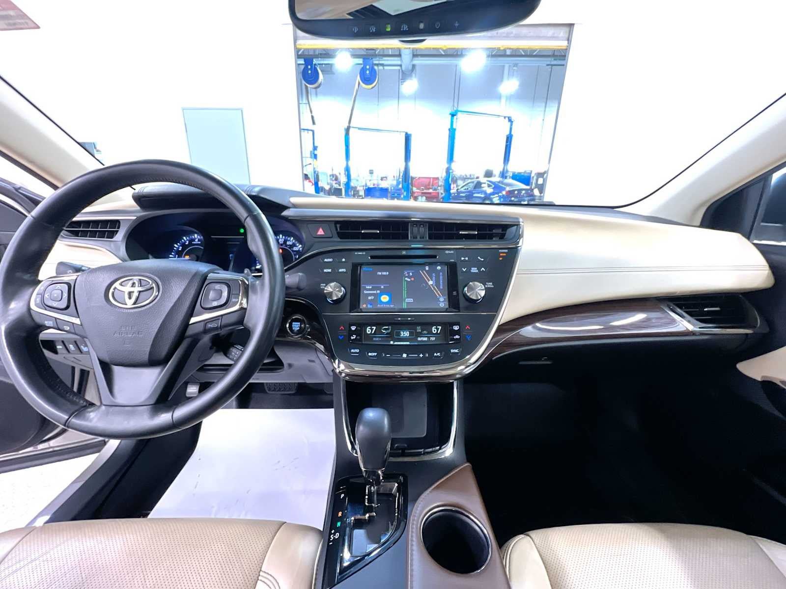 Used 2015 Toyota Avalon Limited w/ Technology Package FWD image 23