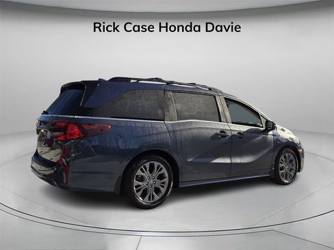 Certified 2025 Honda Odyssey Touring image 6
