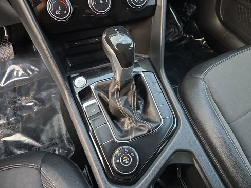 Used 2023 Volkswagen Taos SE image 16