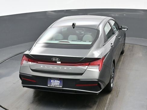 Certified 2025 Hyundai Elantra SEL image 36