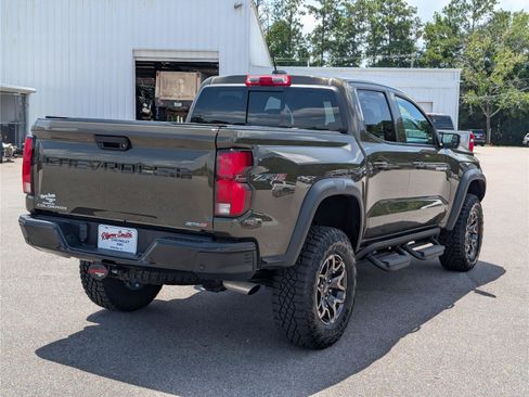 Used 2024 Chevrolet Colorado ZR2 w/ ZR2 Convenience Package III AWD/4WD image 8