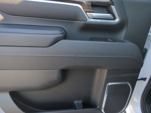 Used 2025 Chevrolet Silverado 2500 LT w/ Convenience Package AWD/4WD image 25