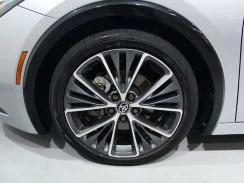 Used 2024 Toyota Prius XLE AWD/4WD image 16